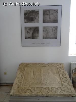 [P11] Placa mormântului hypogeu de la Axiopolis.  » foto by tata123 🔱
 - 
<span class="allrVoted glyphicon glyphicon-heart hidden" id="av1113832"></span>
<a class="m-l-10 hidden" id="sv1113832" onclick="voting_Foto_DelVot(,1113832,13516)" role="button">șterge vot <span class="glyphicon glyphicon-remove"></span></a>
<a id="v91113832" class=" c-red"  onclick="voting_Foto_SetVot(1113832)" role="button"><span class="glyphicon glyphicon-heart-empty"></span> <b>LIKE</b> = Votează poza</a> <img class="hidden"  id="f1113832W9" src="/imagini/loader.gif" border="0" /><span class="AjErrMes hidden" id="e1113832ErM"></span>