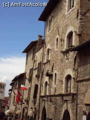 [P18] Assisi: Via San Francesco.  » foto by Carmen Ion
 - 
<span class="allrVoted glyphicon glyphicon-heart hidden" id="av983452"></span>
<a class="m-l-10 hidden" id="sv983452" onclick="voting_Foto_DelVot(,983452,13517)" role="button">șterge vot <span class="glyphicon glyphicon-remove"></span></a>
<a id="v9983452" class=" c-red"  onclick="voting_Foto_SetVot(983452)" role="button"><span class="glyphicon glyphicon-heart-empty"></span> <b>LIKE</b> = Votează poza</a> <img class="hidden"  id="f983452W9" src="/imagini/loader.gif" border="0" /><span class="AjErrMes hidden" id="e983452ErM"></span>