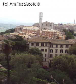 [P02] Perugia: vedere din Piazza Italia.  » foto by Carmen Ion
 - 
<span class="allrVoted glyphicon glyphicon-heart hidden" id="av983436"></span>
<a class="m-l-10 hidden" id="sv983436" onclick="voting_Foto_DelVot(,983436,13517)" role="button">șterge vot <span class="glyphicon glyphicon-remove"></span></a>
<a id="v9983436" class=" c-red"  onclick="voting_Foto_SetVot(983436)" role="button"><span class="glyphicon glyphicon-heart-empty"></span> <b>LIKE</b> = Votează poza</a> <img class="hidden"  id="f983436W9" src="/imagini/loader.gif" border="0" /><span class="AjErrMes hidden" id="e983436ErM"></span>