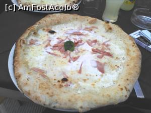 [P27] Pizza cu trufe negre.  » foto by Carmen Ion
 - 
<span class="allrVoted glyphicon glyphicon-heart hidden" id="av983462"></span>
<a class="m-l-10 hidden" id="sv983462" onclick="voting_Foto_DelVot(,983462,13517)" role="button">șterge vot <span class="glyphicon glyphicon-remove"></span></a>
<a id="v9983462" class=" c-red"  onclick="voting_Foto_SetVot(983462)" role="button"><span class="glyphicon glyphicon-heart-empty"></span> <b>LIKE</b> = Votează poza</a> <img class="hidden"  id="f983462W9" src="/imagini/loader.gif" border="0" /><span class="AjErrMes hidden" id="e983462ErM"></span>