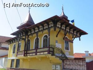[P14] Casa I. Bucșa (Vila Livia) - Pietroșița.  » foto by tata123 🔱
 - 
<span class="allrVoted glyphicon glyphicon-heart hidden" id="av849861"></span>
<a class="m-l-10 hidden" id="sv849861" onclick="voting_Foto_DelVot(,849861,13519)" role="button">șterge vot <span class="glyphicon glyphicon-remove"></span></a>
<a id="v9849861" class=" c-red"  onclick="voting_Foto_SetVot(849861)" role="button"><span class="glyphicon glyphicon-heart-empty"></span> <b>LIKE</b> = Votează poza</a> <img class="hidden"  id="f849861W9" src="/imagini/loader.gif" border="0" /><span class="AjErrMes hidden" id="e849861ErM"></span>