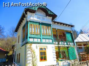 [P18] Casa Violeta Bratu (început de secol XX) - Pietroșița.  » foto by tata123 🔱
 - 
<span class="allrVoted glyphicon glyphicon-heart hidden" id="av849865"></span>
<a class="m-l-10 hidden" id="sv849865" onclick="voting_Foto_DelVot(,849865,13519)" role="button">șterge vot <span class="glyphicon glyphicon-remove"></span></a>
<a id="v9849865" class=" c-red"  onclick="voting_Foto_SetVot(849865)" role="button"><span class="glyphicon glyphicon-heart-empty"></span> <b>LIKE</b> = Votează poza</a> <img class="hidden"  id="f849865W9" src="/imagini/loader.gif" border="0" /><span class="AjErrMes hidden" id="e849865ErM"></span>
