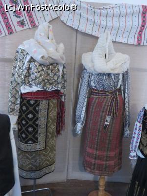 [P13] Costume femeiești - Muzeul Etnografic „Dumitru Ulieru” din Pietroșița.  » foto by tata123 🔱
 - 
<span class="allrVoted glyphicon glyphicon-heart hidden" id="av859243"></span>
<a class="m-l-10 hidden" id="sv859243" onclick="voting_Foto_DelVot(,859243,13519)" role="button">șterge vot <span class="glyphicon glyphicon-remove"></span></a>
<a id="v9859243" class=" c-red"  onclick="voting_Foto_SetVot(859243)" role="button"><span class="glyphicon glyphicon-heart-empty"></span> <b>LIKE</b> = Votează poza</a> <img class="hidden"  id="f859243W9" src="/imagini/loader.gif" border="0" /><span class="AjErrMes hidden" id="e859243ErM"></span>