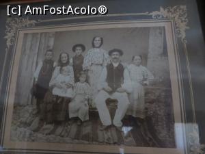 [P20] O familie din Pietroșița - fotografie din Muzeul Etnografic „Dumitru Ulieru”.  » foto by tata123 🔱
 - 
<span class="allrVoted glyphicon glyphicon-heart hidden" id="av859250"></span>
<a class="m-l-10 hidden" id="sv859250" onclick="voting_Foto_DelVot(,859250,13519)" role="button">șterge vot <span class="glyphicon glyphicon-remove"></span></a>
<a id="v9859250" class=" c-red"  onclick="voting_Foto_SetVot(859250)" role="button"><span class="glyphicon glyphicon-heart-empty"></span> <b>LIKE</b> = Votează poza</a> <img class="hidden"  id="f859250W9" src="/imagini/loader.gif" border="0" /><span class="AjErrMes hidden" id="e859250ErM"></span>