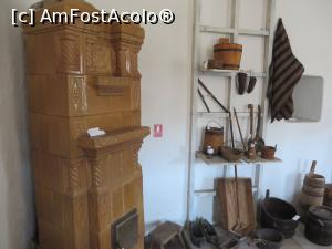 [P03] Încăpere la parter - Obiecte gospodărești și de uz casnic - Muzeul Etnografic „Dumitru Ulieru” din Pietroșița.  » foto by tata123 🔱
 - 
<span class="allrVoted glyphicon glyphicon-heart hidden" id="av859233"></span>
<a class="m-l-10 hidden" id="sv859233" onclick="voting_Foto_DelVot(,859233,13519)" role="button">șterge vot <span class="glyphicon glyphicon-remove"></span></a>
<a id="v9859233" class=" c-red"  onclick="voting_Foto_SetVot(859233)" role="button"><span class="glyphicon glyphicon-heart-empty"></span> <b>LIKE</b> = Votează poza</a> <img class="hidden"  id="f859233W9" src="/imagini/loader.gif" border="0" /><span class="AjErrMes hidden" id="e859233ErM"></span>