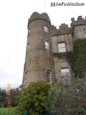 [P16] Malahide Castle; turnul din partea stanga.  » foto by Diaura*
 - 
<span class="allrVoted glyphicon glyphicon-heart hidden" id="av397733"></span>
<a class="m-l-10 hidden" id="sv397733" onclick="voting_Foto_DelVot(,397733,13555)" role="button">șterge vot <span class="glyphicon glyphicon-remove"></span></a>
<a id="v9397733" class=" c-red"  onclick="voting_Foto_SetVot(397733)" role="button"><span class="glyphicon glyphicon-heart-empty"></span> <b>LIKE</b> = Votează poza</a> <img class="hidden"  id="f397733W9" src="/imagini/loader.gif" border="0" /><span class="AjErrMes hidden" id="e397733ErM"></span>
