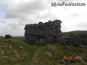[P12] Irlanda - Dunamase Castle; o parte din al doile zid de aparare.  » foto by Diaura*
 - 
<span class="allrVoted glyphicon glyphicon-heart hidden" id="av440214"></span>
<a class="m-l-10 hidden" id="sv440214" onclick="voting_Foto_DelVot(,440214,13555)" role="button">șterge vot <span class="glyphicon glyphicon-remove"></span></a>
<a id="v9440214" class=" c-red"  onclick="voting_Foto_SetVot(440214)" role="button"><span class="glyphicon glyphicon-heart-empty"></span> <b>LIKE</b> = Votează poza</a> <img class="hidden"  id="f440214W9" src="/imagini/loader.gif" border="0" /><span class="AjErrMes hidden" id="e440214ErM"></span>