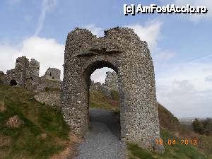 [P07] Irlanda - Dunamase Castle; primul turn Barbican - prima poarta.  » foto by Diaura*
 - 
<span class="allrVoted glyphicon glyphicon-heart hidden" id="av440200"></span>
<a class="m-l-10 hidden" id="sv440200" onclick="voting_Foto_DelVot(,440200,13555)" role="button">șterge vot <span class="glyphicon glyphicon-remove"></span></a>
<a id="v9440200" class=" c-red"  onclick="voting_Foto_SetVot(440200)" role="button"><span class="glyphicon glyphicon-heart-empty"></span> <b>LIKE</b> = Votează poza</a> <img class="hidden"  id="f440200W9" src="/imagini/loader.gif" border="0" /><span class="AjErrMes hidden" id="e440200ErM"></span>