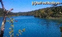 [P08] Cu barca pe lacul Cozjak, Plitvicka Jezera Croatia » foto by traian.leuca †
 - 
<span class="allrVoted glyphicon glyphicon-heart hidden" id="av398333"></span>
<a class="m-l-10 hidden" id="sv398333" onclick="voting_Foto_DelVot(,398333,13562)" role="button">șterge vot <span class="glyphicon glyphicon-remove"></span></a>
<a id="v9398333" class=" c-red"  onclick="voting_Foto_SetVot(398333)" role="button"><span class="glyphicon glyphicon-heart-empty"></span> <b>LIKE</b> = Votează poza</a> <img class="hidden"  id="f398333W9" src="/imagini/loader.gif" border="0" /><span class="AjErrMes hidden" id="e398333ErM"></span>