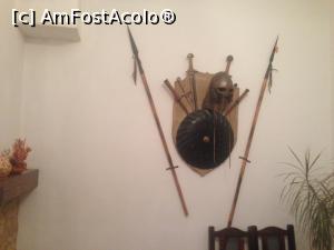 [P03] Pereții restaurantului decorați cu arme » foto by Gabise
 - 
<span class="allrVoted glyphicon glyphicon-heart hidden" id="av766304"></span>
<a class="m-l-10 hidden" id="sv766304" onclick="voting_Foto_DelVot(,766304,13569)" role="button">șterge vot <span class="glyphicon glyphicon-remove"></span></a>
<a id="v9766304" class=" c-red"  onclick="voting_Foto_SetVot(766304)" role="button"><span class="glyphicon glyphicon-heart-empty"></span> <b>LIKE</b> = Votează poza</a> <img class="hidden"  id="f766304W9" src="/imagini/loader.gif" border="0" /><span class="AjErrMes hidden" id="e766304ErM"></span>