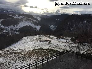 [P03] Terasa din spate si partia de snowtubing (duminica dimineata nu prea mai era zapada)  » foto by alar
 - 
<span class="allrVoted glyphicon glyphicon-heart hidden" id="av705306"></span>
<a class="m-l-10 hidden" id="sv705306" onclick="voting_Foto_DelVot(,705306,13569)" role="button">șterge vot <span class="glyphicon glyphicon-remove"></span></a>
<a id="v9705306" class=" c-red"  onclick="voting_Foto_SetVot(705306)" role="button"><span class="glyphicon glyphicon-heart-empty"></span> <b>LIKE</b> = Votează poza</a> <img class="hidden"  id="f705306W9" src="/imagini/loader.gif" border="0" /><span class="AjErrMes hidden" id="e705306ErM"></span>