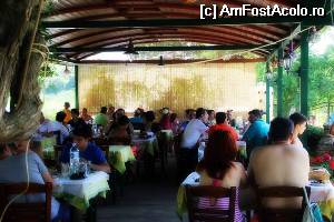 [P06] Taverna Eleni mereu plina de turisti » foto by Mixaela
 - 
<span class="allrVoted glyphicon glyphicon-heart hidden" id="av523313"></span>
<a class="m-l-10 hidden" id="sv523313" onclick="voting_Foto_DelVot(,523313,13602)" role="button">șterge vot <span class="glyphicon glyphicon-remove"></span></a>
<a id="v9523313" class=" c-red"  onclick="voting_Foto_SetVot(523313)" role="button"><span class="glyphicon glyphicon-heart-empty"></span> <b>LIKE</b> = Votează poza</a> <img class="hidden"  id="f523313W9" src="/imagini/loader.gif" border="0" /><span class="AjErrMes hidden" id="e523313ErM"></span>