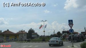 [P09] O intersecție cu giratoriu, în Kostinbrod » foto by Costi
 - 
<span class="allrVoted glyphicon glyphicon-heart hidden" id="av865454"></span>
<a class="m-l-10 hidden" id="sv865454" onclick="voting_Foto_DelVot(,865454,13602)" role="button">șterge vot <span class="glyphicon glyphicon-remove"></span></a>
<a id="v9865454" class=" c-red"  onclick="voting_Foto_SetVot(865454)" role="button"><span class="glyphicon glyphicon-heart-empty"></span> <b>LIKE</b> = Votează poza</a> <img class="hidden"  id="f865454W9" src="/imagini/loader.gif" border="0" /><span class="AjErrMes hidden" id="e865454ErM"></span>