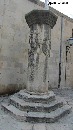 [P16] Obelisc vechi (sec. 16) în Piaţa Catedralei » foto by crismis
 - 
<span class="allrVoted glyphicon glyphicon-heart hidden" id="av677250"></span>
<a class="m-l-10 hidden" id="sv677250" onclick="voting_Foto_DelVot(,677250,13614)" role="button">șterge vot <span class="glyphicon glyphicon-remove"></span></a>
<a id="v9677250" class=" c-red"  onclick="voting_Foto_SetVot(677250)" role="button"><span class="glyphicon glyphicon-heart-empty"></span> <b>LIKE</b> = Votează poza</a> <img class="hidden"  id="f677250W9" src="/imagini/loader.gif" border="0" /><span class="AjErrMes hidden" id="e677250ErM"></span>