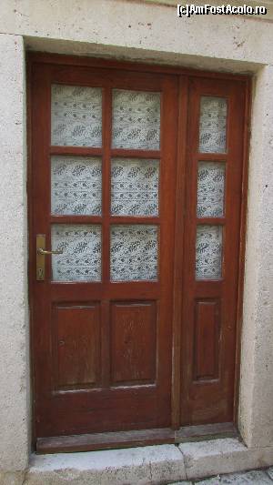 [P59] Căscăm gura prin vechea Korcula » foto by crismis
 - 
<span class="allrVoted glyphicon glyphicon-heart hidden" id="av677293"></span>
<a class="m-l-10 hidden" id="sv677293" onclick="voting_Foto_DelVot(,677293,13614)" role="button">șterge vot <span class="glyphicon glyphicon-remove"></span></a>
<a id="v9677293" class=" c-red"  onclick="voting_Foto_SetVot(677293)" role="button"><span class="glyphicon glyphicon-heart-empty"></span> <b>LIKE</b> = Votează poza</a> <img class="hidden"  id="f677293W9" src="/imagini/loader.gif" border="0" /><span class="AjErrMes hidden" id="e677293ErM"></span>