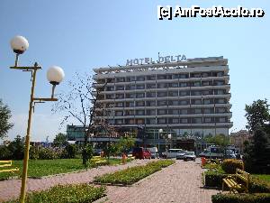[P11] Hotelul Delta din Tulcea » foto by mariana.olaru
 - 
<span class="allrVoted glyphicon glyphicon-heart hidden" id="av400766"></span>
<a class="m-l-10 hidden" id="sv400766" onclick="voting_Foto_DelVot(,400766,13626)" role="button">șterge vot <span class="glyphicon glyphicon-remove"></span></a>
<a id="v9400766" class=" c-red"  onclick="voting_Foto_SetVot(400766)" role="button"><span class="glyphicon glyphicon-heart-empty"></span> <b>LIKE</b> = Votează poza</a> <img class="hidden"  id="f400766W9" src="/imagini/loader.gif" border="0" /><span class="AjErrMes hidden" id="e400766ErM"></span>