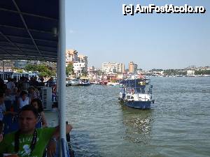 [P19] Faleza Tulcei și vadul Dunării văzute de la bordul navei Delta II » foto by mariana.olaru
 - 
<span class="allrVoted glyphicon glyphicon-heart hidden" id="av400774"></span>
<a class="m-l-10 hidden" id="sv400774" onclick="voting_Foto_DelVot(,400774,13626)" role="button">șterge vot <span class="glyphicon glyphicon-remove"></span></a>
<a id="v9400774" class=" c-red"  onclick="voting_Foto_SetVot(400774)" role="button"><span class="glyphicon glyphicon-heart-empty"></span> <b>LIKE</b> = Votează poza</a> <img class="hidden"  id="f400774W9" src="/imagini/loader.gif" border="0" /><span class="AjErrMes hidden" id="e400774ErM"></span>