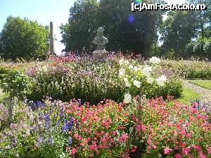 [P35] Bourges - Le Jardin de l'Archeveche » foto by doina_c24
 - 
<span class="allrVoted glyphicon glyphicon-heart hidden" id="av401888"></span>
<a class="m-l-10 hidden" id="sv401888" onclick="voting_Foto_DelVot(,401888,13666)" role="button">șterge vot <span class="glyphicon glyphicon-remove"></span></a>
<a id="v9401888" class=" c-red"  onclick="voting_Foto_SetVot(401888)" role="button"><span class="glyphicon glyphicon-heart-empty"></span> <b>LIKE</b> = Votează poza</a> <img class="hidden"  id="f401888W9" src="/imagini/loader.gif" border="0" /><span class="AjErrMes hidden" id="e401888ErM"></span>