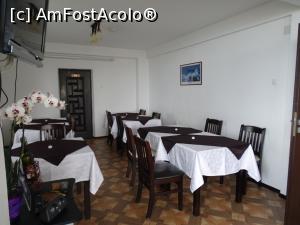 [P28] Cabana Transalpina - mesele din living » foto by Cris
 - 
<span class="allrVoted glyphicon glyphicon-heart hidden" id="av839037"></span>
<a class="m-l-10 hidden" id="sv839037" onclick="voting_Foto_DelVot(,839037,13674)" role="button">șterge vot <span class="glyphicon glyphicon-remove"></span></a>
<a id="v9839037" class=" c-red"  onclick="voting_Foto_SetVot(839037)" role="button"><span class="glyphicon glyphicon-heart-empty"></span> <b>LIKE</b> = Votează poza</a> <img class="hidden"  id="f839037W9" src="/imagini/loader.gif" border="0" /><span class="AjErrMes hidden" id="e839037ErM"></span>
