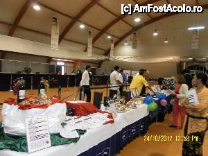 [P03] Imensa sala a terminalului din portul Civitavecchia. In asteptarea check-in-ului, membrii echipajului isi expun ofertele » foto by Alina53
 - 
<span class="allrVoted glyphicon glyphicon-heart hidden" id="av402769"></span>
<a class="m-l-10 hidden" id="sv402769" onclick="voting_Foto_DelVot(,402769,13685)" role="button">șterge vot <span class="glyphicon glyphicon-remove"></span></a>
<a id="v9402769" class=" c-red"  onclick="voting_Foto_SetVot(402769)" role="button"><span class="glyphicon glyphicon-heart-empty"></span> <b>LIKE</b> = Votează poza</a> <img class="hidden"  id="f402769W9" src="/imagini/loader.gif" border="0" /><span class="AjErrMes hidden" id="e402769ErM"></span>