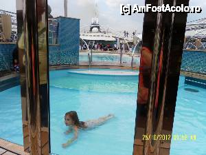 [P34] Piscina pentru copii » foto by Alina53
 - 
<span class="allrVoted glyphicon glyphicon-heart hidden" id="av402800"></span>
<a class="m-l-10 hidden" id="sv402800" onclick="voting_Foto_DelVot(,402800,13685)" role="button">șterge vot <span class="glyphicon glyphicon-remove"></span></a>
<a id="v9402800" class=" c-red"  onclick="voting_Foto_SetVot(402800)" role="button"><span class="glyphicon glyphicon-heart-empty"></span> <b>LIKE</b> = Votează poza</a> <img class="hidden"  id="f402800W9" src="/imagini/loader.gif" border="0" /><span class="AjErrMes hidden" id="e402800ErM"></span>