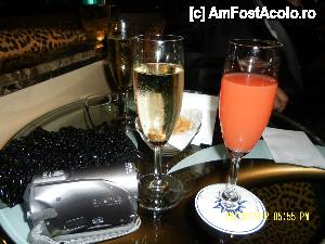 [P41] In seara de gala sunt oferite gratuit bauturi alcoolice tuturor pasagerilor » foto by Alina53
 - 
<span class="allrVoted glyphicon glyphicon-heart hidden" id="av402807"></span>
<a class="m-l-10 hidden" id="sv402807" onclick="voting_Foto_DelVot(,402807,13685)" role="button">șterge vot <span class="glyphicon glyphicon-remove"></span></a>
<a id="v9402807" class=" c-red"  onclick="voting_Foto_SetVot(402807)" role="button"><span class="glyphicon glyphicon-heart-empty"></span> <b>LIKE</b> = Votează poza</a> <img class="hidden"  id="f402807W9" src="/imagini/loader.gif" border="0" /><span class="AjErrMes hidden" id="e402807ErM"></span>