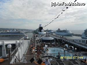 [P06] In Portul Civitavecchia, nenumarate vase de croaziera asteapta inserarea pentru a-si ridica ancorele » foto by Alina53
 - 
<span class="allrVoted glyphicon glyphicon-heart hidden" id="av402772"></span>
<a class="m-l-10 hidden" id="sv402772" onclick="voting_Foto_DelVot(,402772,13685)" role="button">șterge vot <span class="glyphicon glyphicon-remove"></span></a>
<a id="v9402772" class=" c-red"  onclick="voting_Foto_SetVot(402772)" role="button"><span class="glyphicon glyphicon-heart-empty"></span> <b>LIKE</b> = Votează poza</a> <img class="hidden"  id="f402772W9" src="/imagini/loader.gif" border="0" /><span class="AjErrMes hidden" id="e402772ErM"></span>