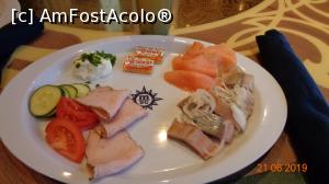 [P63] Mic dejun la restaurantul bufet La Piazzetta » foto by Alina53
 - 
<span class="allrVoted glyphicon glyphicon-heart hidden" id="av1091426"></span>
<a class="m-l-10 hidden" id="sv1091426" onclick="voting_Foto_DelVot(,1091426,13685)" role="button">șterge vot <span class="glyphicon glyphicon-remove"></span></a>
<a id="v91091426" class=" c-red"  onclick="voting_Foto_SetVot(1091426)" role="button"><span class="glyphicon glyphicon-heart-empty"></span> <b>LIKE</b> = Votează poza</a> <img class="hidden"  id="f1091426W9" src="/imagini/loader.gif" border="0" /><span class="AjErrMes hidden" id="e1091426ErM"></span>