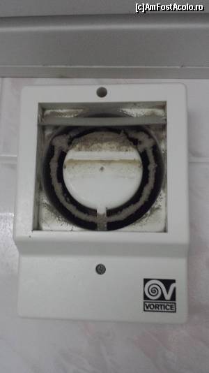 [P07] Ventilatorul băii » foto by mihai_elrond
 - 
<span class="allrVoted glyphicon glyphicon-heart hidden" id="av646279"></span>
<a class="m-l-10 hidden" id="sv646279" onclick="voting_Foto_DelVot(,646279,13694)" role="button">șterge vot <span class="glyphicon glyphicon-remove"></span></a>
<a id="v9646279" class=" c-red"  onclick="voting_Foto_SetVot(646279)" role="button"><span class="glyphicon glyphicon-heart-empty"></span> <b>LIKE</b> = Votează poza</a> <img class="hidden"  id="f646279W9" src="/imagini/loader.gif" border="0" /><span class="AjErrMes hidden" id="e646279ErM"></span>