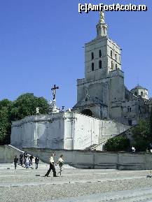 [P14] Avignon - Catedrala Notre Dame des Doms, accesul spre intrarea principală.  » foto by iulianic
 - 
<span class="allrVoted glyphicon glyphicon-heart hidden" id="av406984"></span>
<a class="m-l-10 hidden" id="sv406984" onclick="voting_Foto_DelVot(,406984,13769)" role="button">șterge vot <span class="glyphicon glyphicon-remove"></span></a>
<a id="v9406984" class=" c-red"  onclick="voting_Foto_SetVot(406984)" role="button"><span class="glyphicon glyphicon-heart-empty"></span> <b>LIKE</b> = Votează poza</a> <img class="hidden"  id="f406984W9" src="/imagini/loader.gif" border="0" /><span class="AjErrMes hidden" id="e406984ErM"></span>