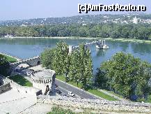 [P05] Avignon - Pont d’Avignon, râul Rhône şi vedere spre Villeneuve-lès-Avignon.  » foto by iulianic
 - 
<span class="allrVoted glyphicon glyphicon-heart hidden" id="av406975"></span>
<a class="m-l-10 hidden" id="sv406975" onclick="voting_Foto_DelVot(,406975,13769)" role="button">șterge vot <span class="glyphicon glyphicon-remove"></span></a>
<a id="v9406975" class=" c-red"  onclick="voting_Foto_SetVot(406975)" role="button"><span class="glyphicon glyphicon-heart-empty"></span> <b>LIKE</b> = Votează poza</a> <img class="hidden"  id="f406975W9" src="/imagini/loader.gif" border="0" /><span class="AjErrMes hidden" id="e406975ErM"></span>