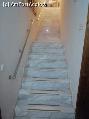 [P02] O parte din cele 60 de trepte de marmura pana la vastele apartamente! Benefic pentru circulatia periferica!  » foto by constantin58
 - 
<span class="allrVoted glyphicon glyphicon-heart hidden" id="av1120519"></span>
<a class="m-l-10 hidden" id="sv1120519" onclick="voting_Foto_DelVot(,1120519,13771)" role="button">șterge vot <span class="glyphicon glyphicon-remove"></span></a>
<a id="v91120519" class=" c-red"  onclick="voting_Foto_SetVot(1120519)" role="button"><span class="glyphicon glyphicon-heart-empty"></span> <b>LIKE</b> = Votează poza</a> <img class="hidden"  id="f1120519W9" src="/imagini/loader.gif" border="0" /><span class="AjErrMes hidden" id="e1120519ErM"></span>