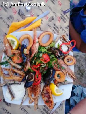 [P03] Menu de deschidere la Ya Souvlaki!  » foto by constantin58
 - 
<span class="allrVoted glyphicon glyphicon-heart hidden" id="av1120520"></span>
<a class="m-l-10 hidden" id="sv1120520" onclick="voting_Foto_DelVot(,1120520,13771)" role="button">șterge vot <span class="glyphicon glyphicon-remove"></span></a>
<a id="v91120520" class=" c-red"  onclick="voting_Foto_SetVot(1120520)" role="button"><span class="glyphicon glyphicon-heart-empty"></span> <b>LIKE</b> = Votează poza</a> <img class="hidden"  id="f1120520W9" src="/imagini/loader.gif" border="0" /><span class="AjErrMes hidden" id="e1120520ErM"></span>