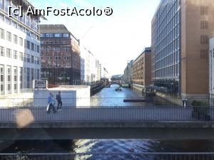 [P19] Hamburg - prin oras » foto by mishu
 - 
<span class="allrVoted glyphicon glyphicon-heart hidden" id="av1153294"></span>
<a class="m-l-10 hidden" id="sv1153294" onclick="voting_Foto_DelVot(,1153294,13774)" role="button">șterge vot <span class="glyphicon glyphicon-remove"></span></a>
<a id="v91153294" class=" c-red"  onclick="voting_Foto_SetVot(1153294)" role="button"><span class="glyphicon glyphicon-heart-empty"></span> <b>LIKE</b> = Votează poza</a> <img class="hidden"  id="f1153294W9" src="/imagini/loader.gif" border="0" /><span class="AjErrMes hidden" id="e1153294ErM"></span>