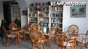 [P04] Biblioteca din hol.  » foto by Adrian_is
 - 
<span class="allrVoted glyphicon glyphicon-heart hidden" id="av438867"></span>
<a class="m-l-10 hidden" id="sv438867" onclick="voting_Foto_DelVot(,438867,13781)" role="button">șterge vot <span class="glyphicon glyphicon-remove"></span></a>
<a id="v9438867" class=" c-red"  onclick="voting_Foto_SetVot(438867)" role="button"><span class="glyphicon glyphicon-heart-empty"></span> <b>LIKE</b> = Votează poza</a> <img class="hidden"  id="f438867W9" src="/imagini/loader.gif" border="0" /><span class="AjErrMes hidden" id="e438867ErM"></span>