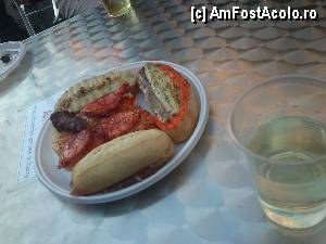 [P15] Si-nca o portie de tapas in zona San Miguel. 'Perechea formala' este cea din dreapta.  » foto by alinaro
 - 
<span class="allrVoted glyphicon glyphicon-heart hidden" id="av363437"></span>
<a class="m-l-10 hidden" id="sv363437" onclick="voting_Foto_DelVot(,363437,13794)" role="button">șterge vot <span class="glyphicon glyphicon-remove"></span></a>
<a id="v9363437" class=" c-red"  onclick="voting_Foto_SetVot(363437)" role="button"><span class="glyphicon glyphicon-heart-empty"></span> <b>LIKE</b> = Votează poza</a> <img class="hidden"  id="f363437W9" src="/imagini/loader.gif" border="0" /><span class="AjErrMes hidden" id="e363437ErM"></span>