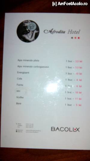 [P12] lista de preturi de la minibarul din camera.  » foto by JaninaMH
 - 
<span class="allrVoted glyphicon glyphicon-heart hidden" id="av501891"></span>
<a class="m-l-10 hidden" id="sv501891" onclick="voting_Foto_DelVot(,501891,13800)" role="button">șterge vot <span class="glyphicon glyphicon-remove"></span></a>
<a id="v9501891" class=" c-red"  onclick="voting_Foto_SetVot(501891)" role="button"><span class="glyphicon glyphicon-heart-empty"></span> <b>LIKE</b> = Votează poza</a> <img class="hidden"  id="f501891W9" src="/imagini/loader.gif" border="0" /><span class="AjErrMes hidden" id="e501891ErM"></span>