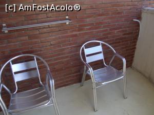 [P10] Doua scaune in balcon si doua bare pentru pus la uscat costumele de baie sau prosoapele » foto by ascent
 - 
<span class="allrVoted glyphicon glyphicon-heart hidden" id="av1018264"></span>
<a class="m-l-10 hidden" id="sv1018264" onclick="voting_Foto_DelVot(,1018264,13800)" role="button">șterge vot <span class="glyphicon glyphicon-remove"></span></a>
<a id="v91018264" class=" c-red"  onclick="voting_Foto_SetVot(1018264)" role="button"><span class="glyphicon glyphicon-heart-empty"></span> <b>LIKE</b> = Votează poza</a> <img class="hidden"  id="f1018264W9" src="/imagini/loader.gif" border="0" /><span class="AjErrMes hidden" id="e1018264ErM"></span>