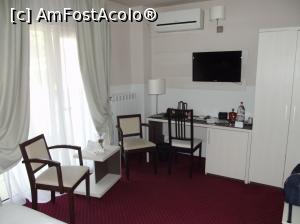 [P03] cele doua scaune din camera, biroul, tv, dulapul si usa spre balcon » foto by ascent
 - 
<span class="allrVoted glyphicon glyphicon-heart hidden" id="av1018257"></span>
<a class="m-l-10 hidden" id="sv1018257" onclick="voting_Foto_DelVot(,1018257,13800)" role="button">șterge vot <span class="glyphicon glyphicon-remove"></span></a>
<a id="v91018257" class=" c-red"  onclick="voting_Foto_SetVot(1018257)" role="button"><span class="glyphicon glyphicon-heart-empty"></span> <b>LIKE</b> = Votează poza</a> <img class="hidden"  id="f1018257W9" src="/imagini/loader.gif" border="0" /><span class="AjErrMes hidden" id="e1018257ErM"></span>