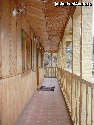 [P04] 'Holul'-balcon, de unde se intră în camere » foto by Claudiu U.
 - 
<span class="allrVoted glyphicon glyphicon-heart hidden" id="av408369"></span>
<a class="m-l-10 hidden" id="sv408369" onclick="voting_Foto_DelVot(,408369,13801)" role="button">șterge vot <span class="glyphicon glyphicon-remove"></span></a>
<a id="v9408369" class=" c-red"  onclick="voting_Foto_SetVot(408369)" role="button"><span class="glyphicon glyphicon-heart-empty"></span> <b>LIKE</b> = Votează poza</a> <img class="hidden"  id="f408369W9" src="/imagini/loader.gif" border="0" /><span class="AjErrMes hidden" id="e408369ErM"></span>