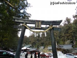 [P91] Sfoara din paie de orez si bucatile de hartie alb, semnifica ceva sfant in shintoism. E locul uned gasiti unul sau mai multi 'kami'.  » foto by TraianS
 - 
<span class="allrVoted glyphicon glyphicon-heart hidden" id="av408452"></span>
<a class="m-l-10 hidden" id="sv408452" onclick="voting_Foto_DelVot(,408452,13808)" role="button">șterge vot <span class="glyphicon glyphicon-remove"></span></a>
<a id="v9408452" class=" c-red"  onclick="voting_Foto_SetVot(408452)" role="button"><span class="glyphicon glyphicon-heart-empty"></span> <b>LIKE</b> = Votează poza</a> <img class="hidden"  id="f408452W9" src="/imagini/loader.gif" border="0" /><span class="AjErrMes hidden" id="e408452ErM"></span>