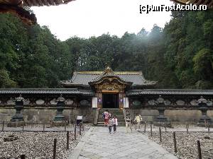 [P62] Nikko, Altarul Taiyuin-byo, vedere de ansamblu cu Poarta Kara-mom și peretele de lemn ce înconjoară partea de sus a templului, Haiden și Honden » foto by mprofeanu
 - 
<span class="allrVoted glyphicon glyphicon-heart hidden" id="av688009"></span>
<a class="m-l-10 hidden" id="sv688009" onclick="voting_Foto_DelVot(,688009,13808)" role="button">șterge vot <span class="glyphicon glyphicon-remove"></span></a>
<a id="v9688009" class=" c-red"  onclick="voting_Foto_SetVot(688009)" role="button"><span class="glyphicon glyphicon-heart-empty"></span> <b>LIKE</b> = Votează poza</a> <img class="hidden"  id="f688009W9" src="/imagini/loader.gif" border="0" /><span class="AjErrMes hidden" id="e688009ErM"></span>