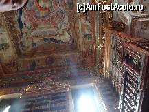 [P29] Imagine ,,furata '' cu plafonul Bibliotecii Joanina! Pai, ce pot sa fac?! Am vrut sa va... satisfac curiozitatea, nu?  » foto by Marian Preda
 - 
<span class="allrVoted glyphicon glyphicon-heart hidden" id="av409213"></span>
<a class="m-l-10 hidden" id="sv409213" onclick="voting_Foto_DelVot(,409213,13823)" role="button">șterge vot <span class="glyphicon glyphicon-remove"></span></a>
<a id="v9409213" class=" c-red"  onclick="voting_Foto_SetVot(409213)" role="button"><span class="glyphicon glyphicon-heart-empty"></span> <b>LIKE</b> = Votează poza</a> <img class="hidden"  id="f409213W9" src="/imagini/loader.gif" border="0" /><span class="AjErrMes hidden" id="e409213ErM"></span>