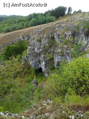 [P09] Peștera de la Ponoare - ieșire spre Zătonul Mare. » foto by tata123 🔱
 - 
<span class="allrVoted glyphicon glyphicon-heart hidden" id="av1201863"></span>
<a class="m-l-10 hidden" id="sv1201863" onclick="voting_Foto_DelVot(,1201863,13826)" role="button">șterge vot <span class="glyphicon glyphicon-remove"></span></a>
<a id="v91201863" class=" c-red"  onclick="voting_Foto_SetVot(1201863)" role="button"><span class="glyphicon glyphicon-heart-empty"></span> <b>LIKE</b> = Votează poza</a> <img class="hidden"  id="f1201863W9" src="/imagini/loader.gif" border="0" /><span class="AjErrMes hidden" id="e1201863ErM"></span>
