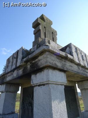 [P16] Altarul și v&acirc;rful cruce/făclie. » foto by tata123 🔱
 - 
<span class="allrVoted glyphicon glyphicon-heart hidden" id="av1205348"></span>
<a class="m-l-10 hidden" id="sv1205348" onclick="voting_Foto_DelVot(,1205348,13826)" role="button">șterge vot <span class="glyphicon glyphicon-remove"></span></a>
<a id="v91205348" class=" c-red"  onclick="voting_Foto_SetVot(1205348)" role="button"><span class="glyphicon glyphicon-heart-empty"></span> <b>LIKE</b> = Votează poza</a> <img class="hidden"  id="f1205348W9" src="/imagini/loader.gif" border="0" /><span class="AjErrMes hidden" id="e1205348ErM"></span>