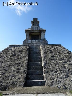 [P18] Spre platforma monumentului - scări abrupte. » foto by tata123 🔱
 - 
<span class="allrVoted glyphicon glyphicon-heart hidden" id="av1205350"></span>
<a class="m-l-10 hidden" id="sv1205350" onclick="voting_Foto_DelVot(,1205350,13826)" role="button">șterge vot <span class="glyphicon glyphicon-remove"></span></a>
<a id="v91205350" class=" c-red"  onclick="voting_Foto_SetVot(1205350)" role="button"><span class="glyphicon glyphicon-heart-empty"></span> <b>LIKE</b> = Votează poza</a> <img class="hidden"  id="f1205350W9" src="/imagini/loader.gif" border="0" /><span class="AjErrMes hidden" id="e1205350ErM"></span>