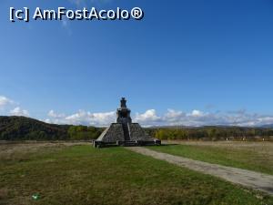 [P06] Monumentul de la Padeș - imagine de ansamblu. » foto by tata123 🔱
 - 
<span class="allrVoted glyphicon glyphicon-heart hidden" id="av1205338"></span>
<a class="m-l-10 hidden" id="sv1205338" onclick="voting_Foto_DelVot(,1205338,13826)" role="button">șterge vot <span class="glyphicon glyphicon-remove"></span></a>
<a id="v91205338" class=" c-red"  onclick="voting_Foto_SetVot(1205338)" role="button"><span class="glyphicon glyphicon-heart-empty"></span> <b>LIKE</b> = Votează poza</a> <img class="hidden"  id="f1205338W9" src="/imagini/loader.gif" border="0" /><span class="AjErrMes hidden" id="e1205338ErM"></span>