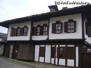 [P01] Muzeul Casa Raykov » foto by Testosu'
 - 
<span class="allrVoted glyphicon glyphicon-heart hidden" id="av597001"></span>
<a class="m-l-10 hidden" id="sv597001" onclick="voting_Foto_DelVot(,597001,13844)" role="button">șterge vot <span class="glyphicon glyphicon-remove"></span></a>
<a id="v9597001" class=" c-red"  onclick="voting_Foto_SetVot(597001)" role="button"><span class="glyphicon glyphicon-heart-empty"></span> <b>LIKE</b> = Votează poza</a> <img class="hidden"  id="f597001W9" src="/imagini/loader.gif" border="0" /><span class="AjErrMes hidden" id="e597001ErM"></span>