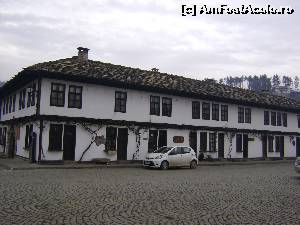 [P10] Piata Diado Nokola, cu intrarea la Muzeul Scoala Veche » foto by Testosu'
 - 
<span class="allrVoted glyphicon glyphicon-heart hidden" id="av597010"></span>
<a class="m-l-10 hidden" id="sv597010" onclick="voting_Foto_DelVot(,597010,13844)" role="button">șterge vot <span class="glyphicon glyphicon-remove"></span></a>
<a id="v9597010" class=" c-red"  onclick="voting_Foto_SetVot(597010)" role="button"><span class="glyphicon glyphicon-heart-empty"></span> <b>LIKE</b> = Votează poza</a> <img class="hidden"  id="f597010W9" src="/imagini/loader.gif" border="0" /><span class="AjErrMes hidden" id="e597010ErM"></span>