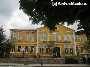 [P13] Tryavna-Liceul recent renovat.  » foto by Floria
 - 
<span class="allrVoted glyphicon glyphicon-heart hidden" id="av515562"></span>
<a class="m-l-10 hidden" id="sv515562" onclick="voting_Foto_DelVot(,515562,13844)" role="button">șterge vot <span class="glyphicon glyphicon-remove"></span></a>
<a id="v9515562" class=" c-red"  onclick="voting_Foto_SetVot(515562)" role="button"><span class="glyphicon glyphicon-heart-empty"></span> <b>LIKE</b> = Votează poza</a> <img class="hidden"  id="f515562W9" src="/imagini/loader.gif" border="0" /><span class="AjErrMes hidden" id="e515562ErM"></span>